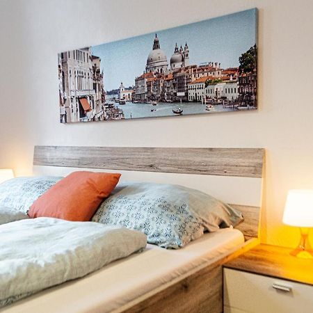 Comfy 2Br- Apartment Near Wiener Stadthalle Exteriör bild