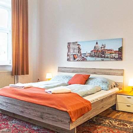 Comfy 2Br- Apartment Near Wiener Stadthalle Exteriör bild