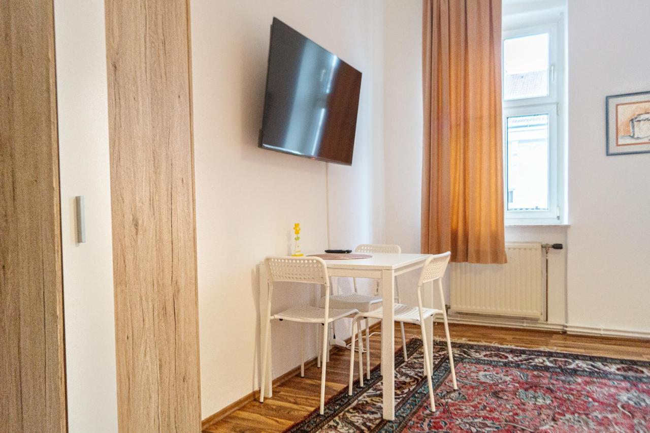 Comfy 2Br- Apartment Near Wiener Stadthalle Exteriör bild